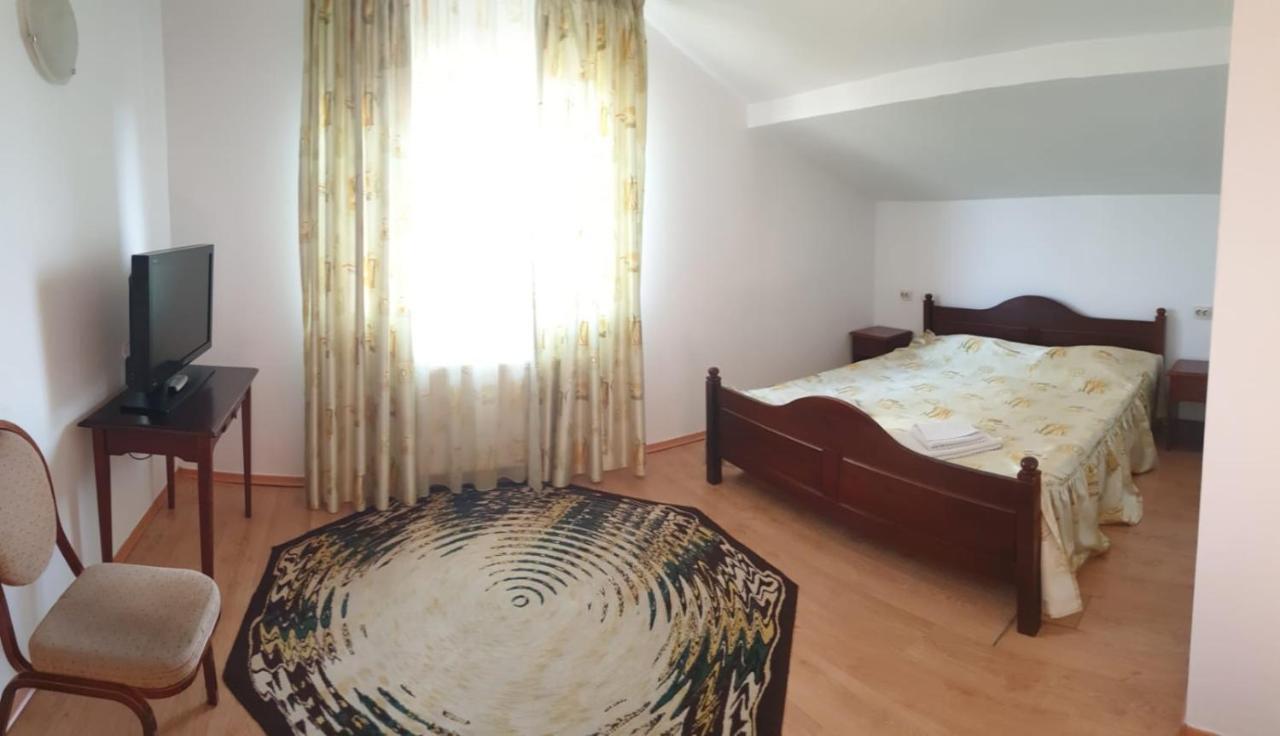 Motel Balcost Piatra Neamt Exterior photo